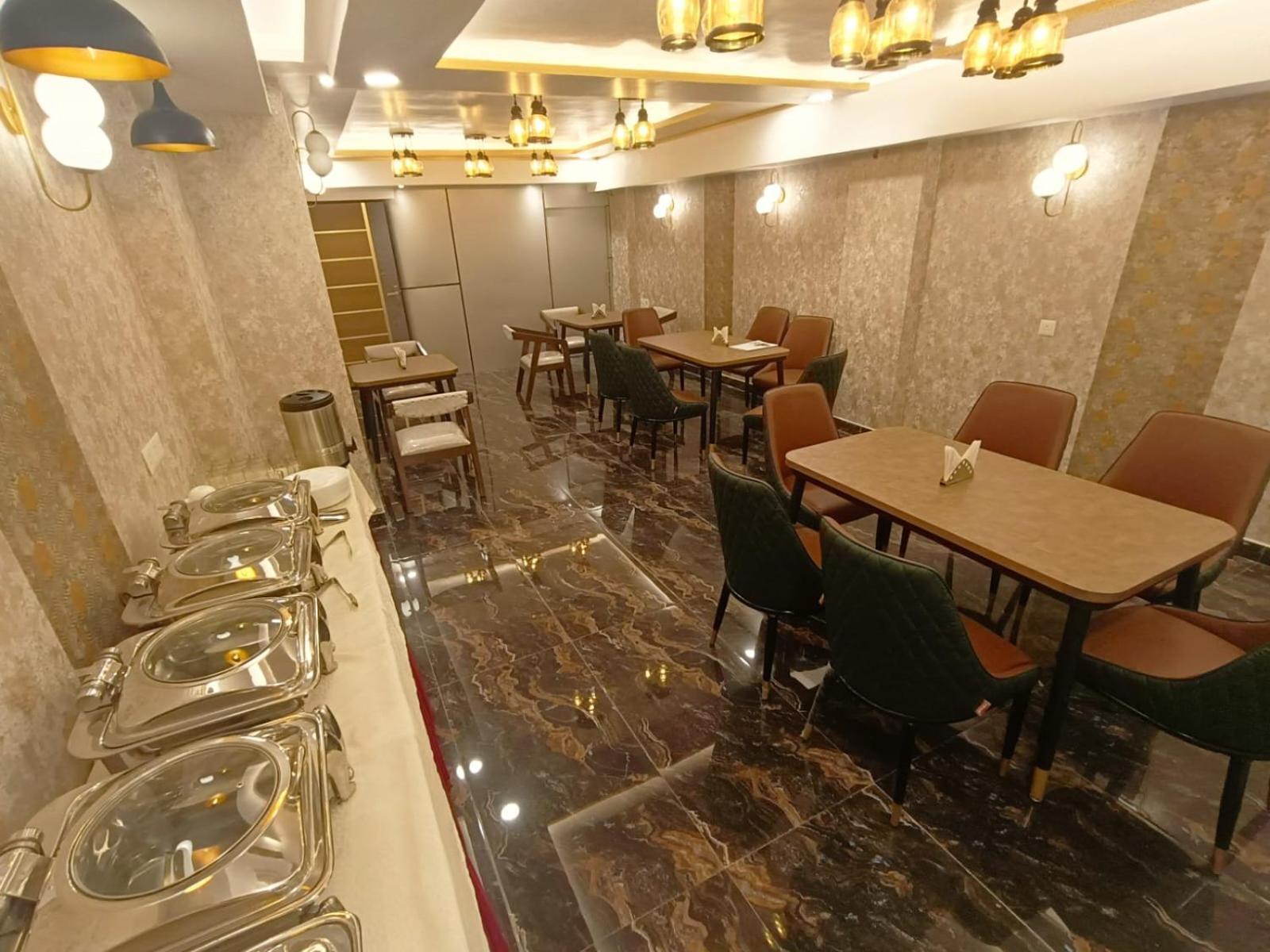 Hotel Aman Residency Prayagraj Exterior photo