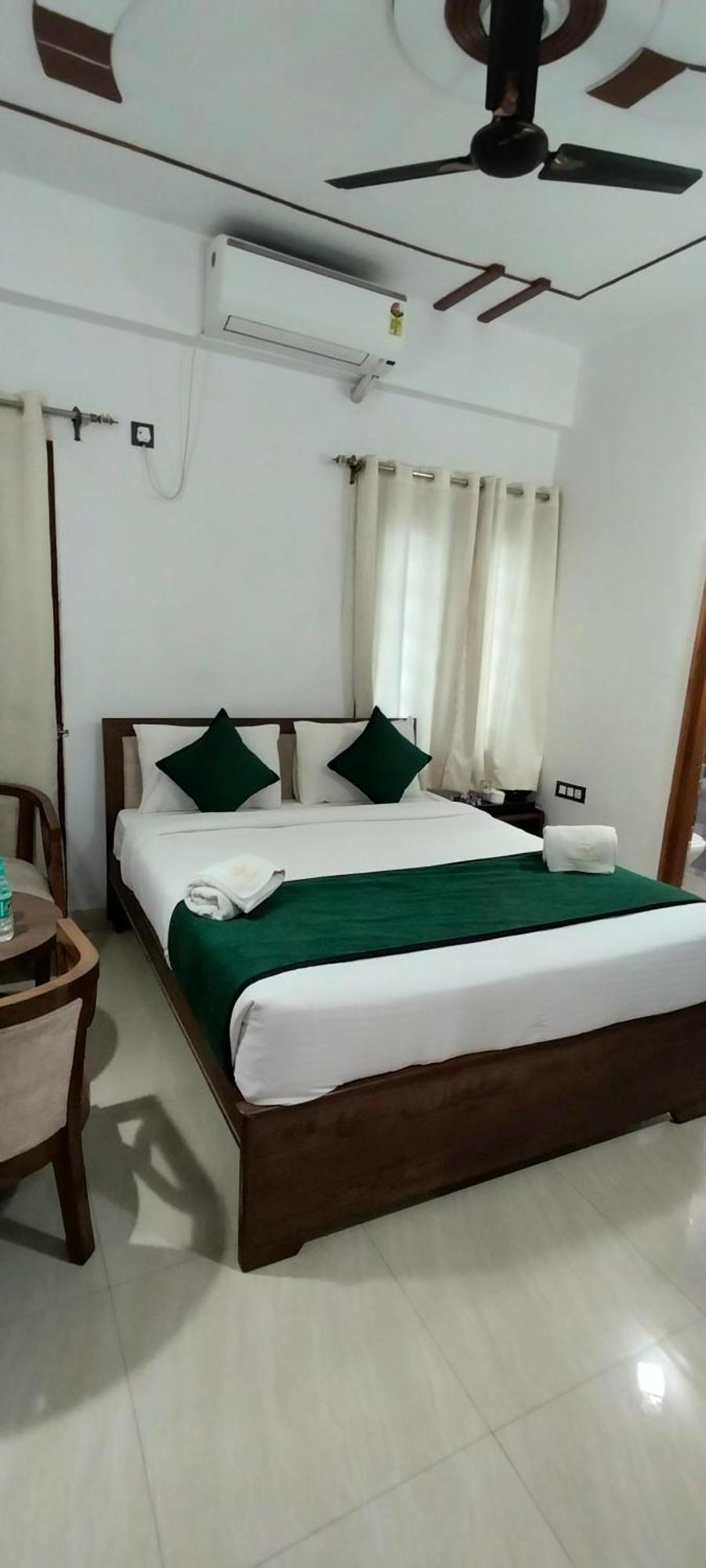 Hotel Aman Residency Prayagraj Exterior photo