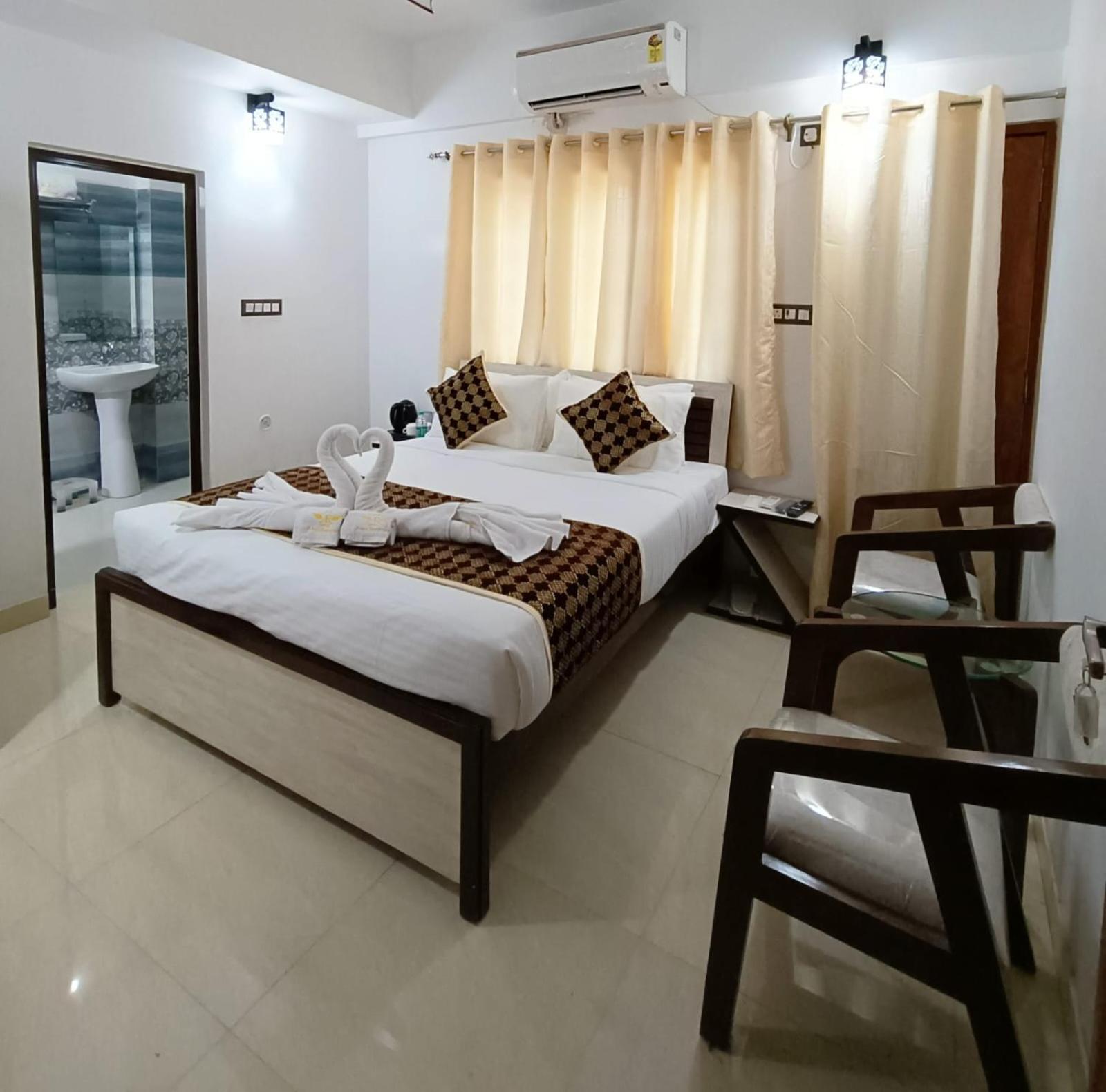 Hotel Aman Residency Prayagraj Exterior photo