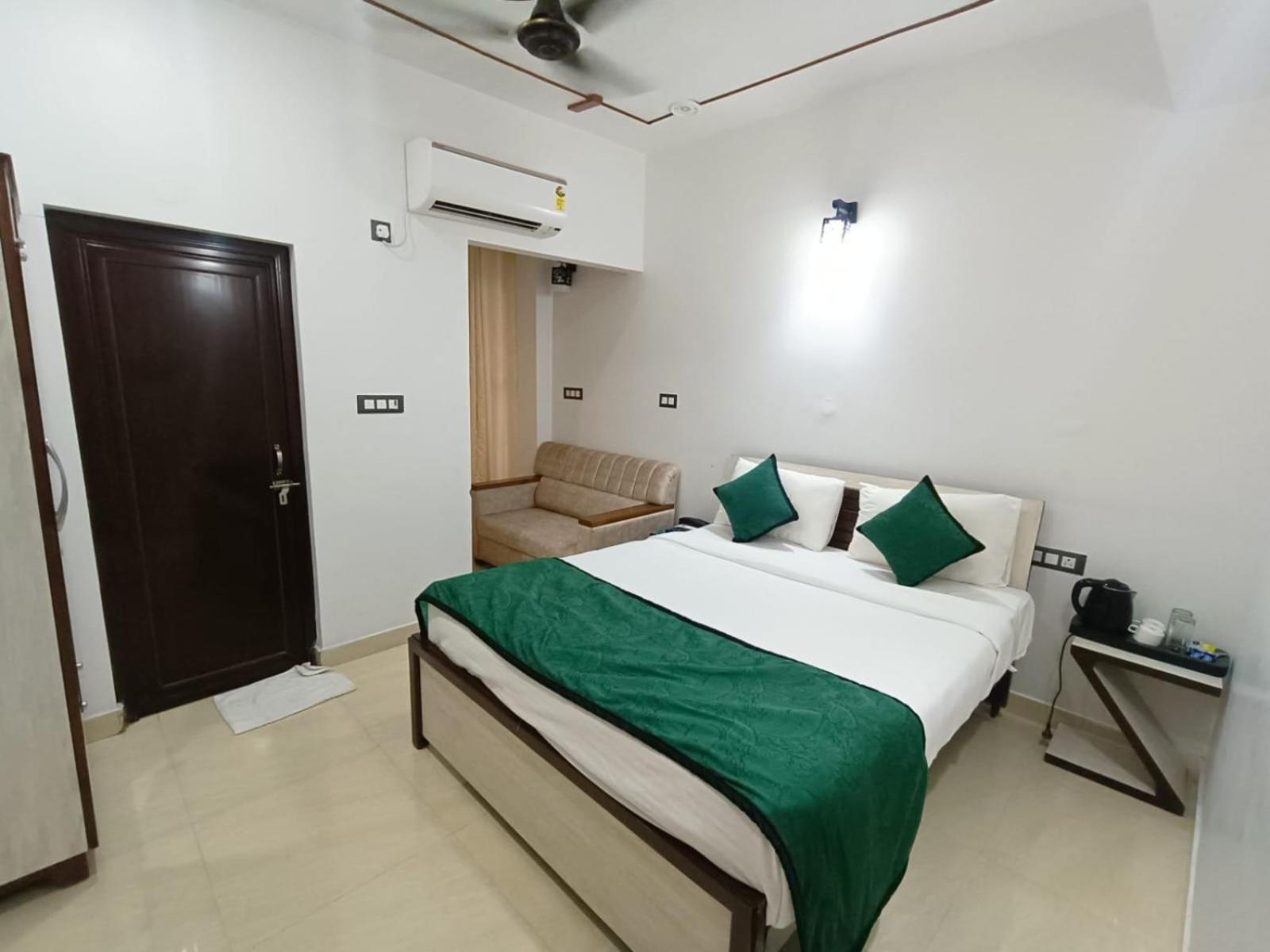 Hotel Aman Residency Prayagraj Exterior photo